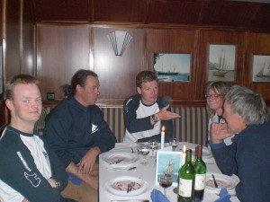 130_Candlelight_dinner_crew